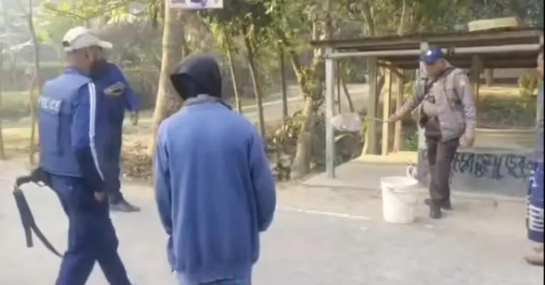 বোমা সদৃশ বস্তু উদ্ধার পুলিশের